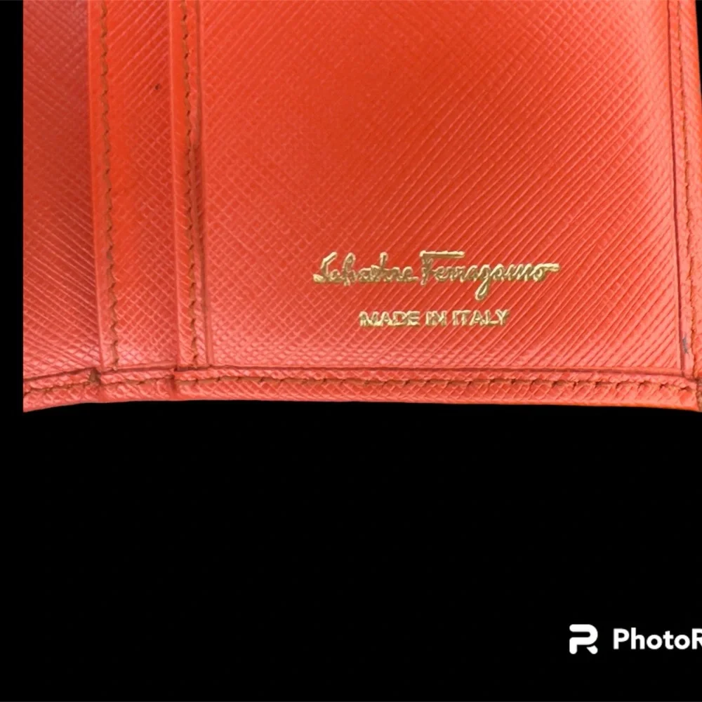 Salvatore Ferragamo Bifold Red Leather Wallet With Gold Tone Hardware. - Picture 4 of 13